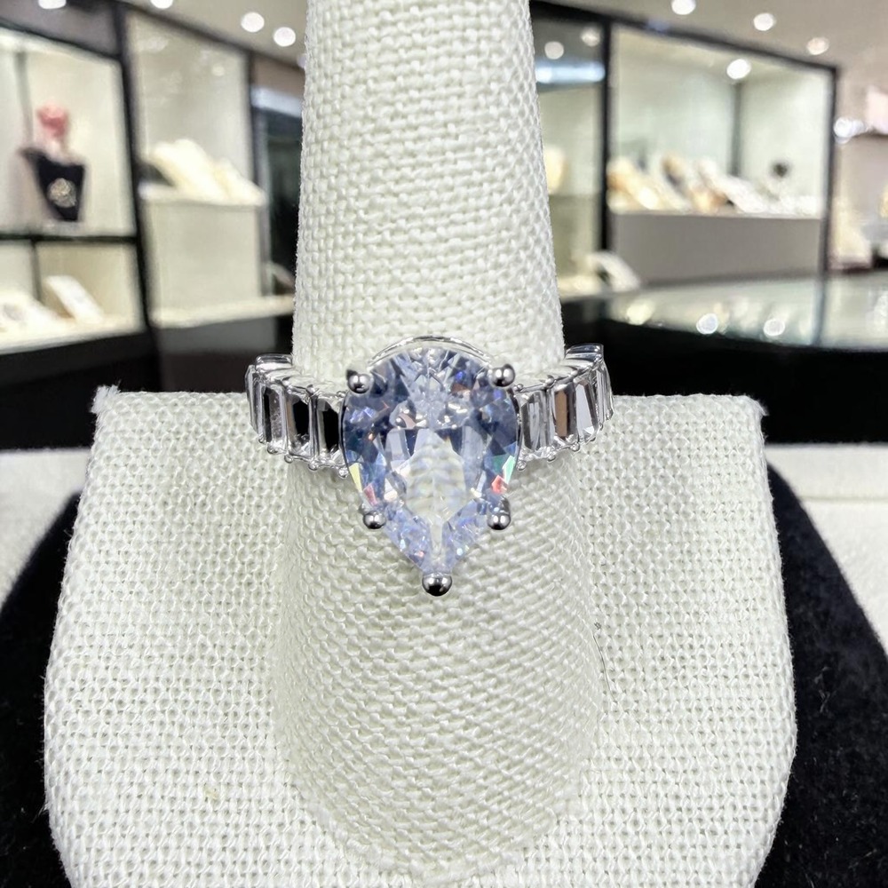Costume Pear Cut Crystal Engagement‎ Style Ring Silver Baguette Band Bridal SZ 8